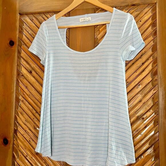 NWOT - S - Abercrombie & Fitch Blue Striped t-shirt - Picture 5 of 5